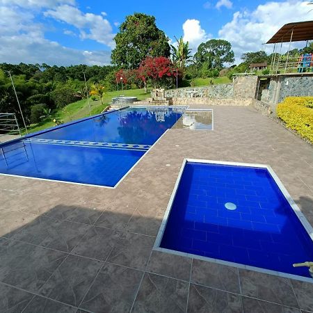 Hotel Campestre Los Mangos Quimbaya Eksteriør bilde