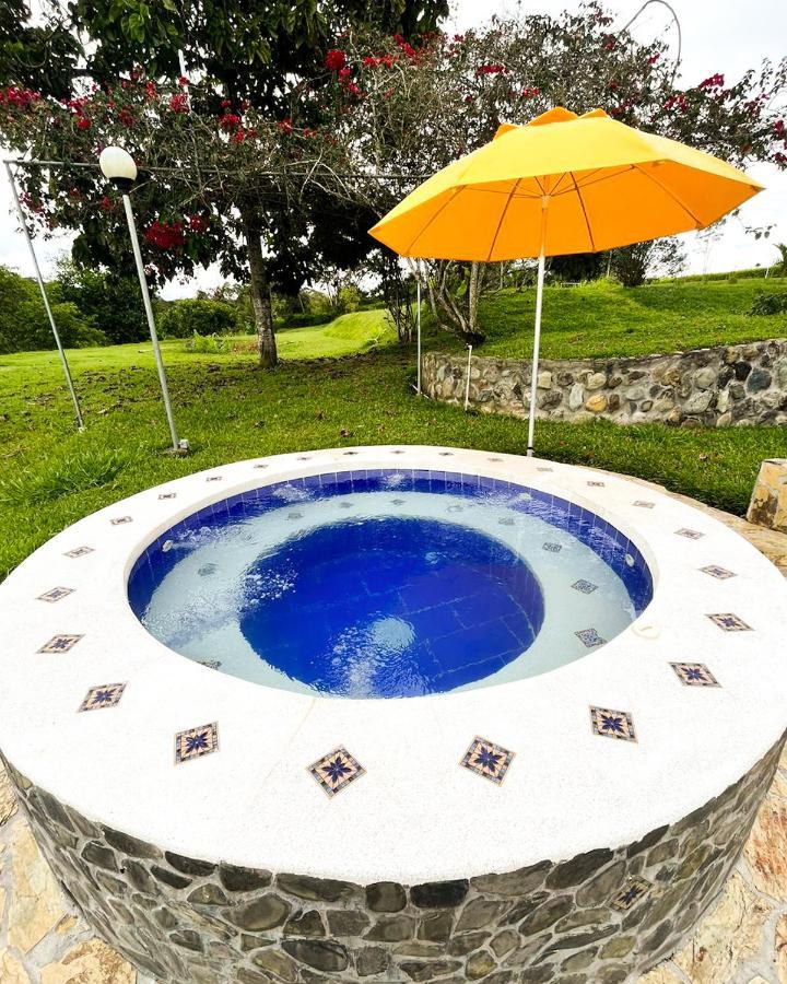 Hotel Campestre Los Mangos Quimbaya Eksteriør bilde