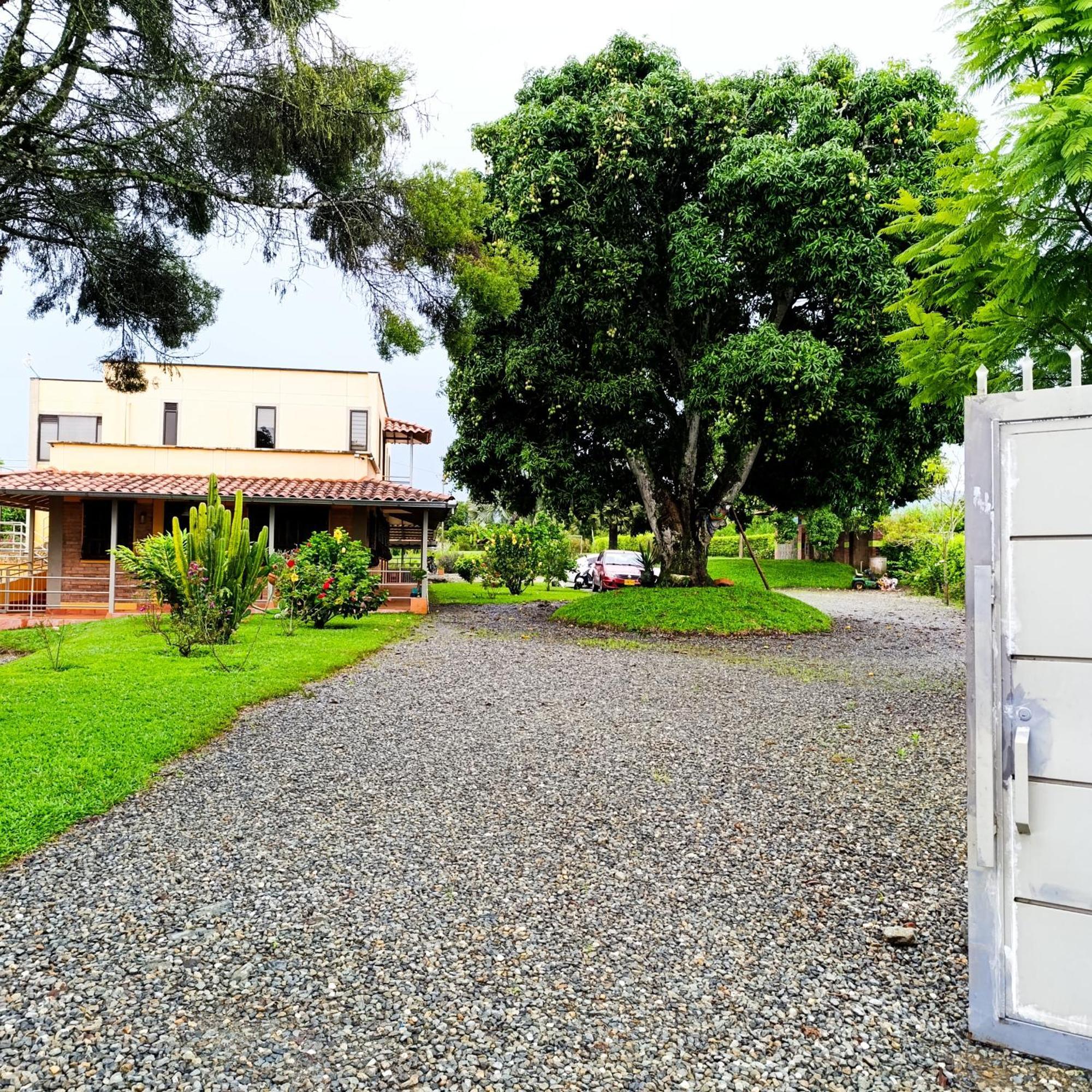 Hotel Campestre Los Mangos Quimbaya Eksteriør bilde
