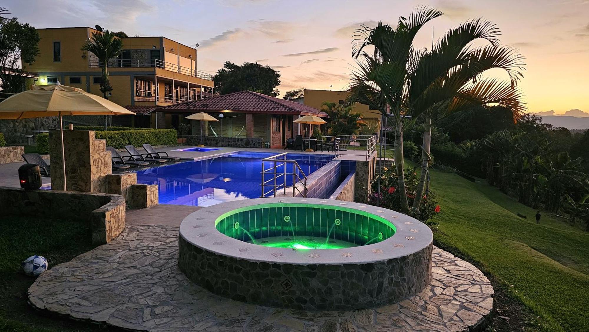 Hotel Campestre Los Mangos Quimbaya Eksteriør bilde