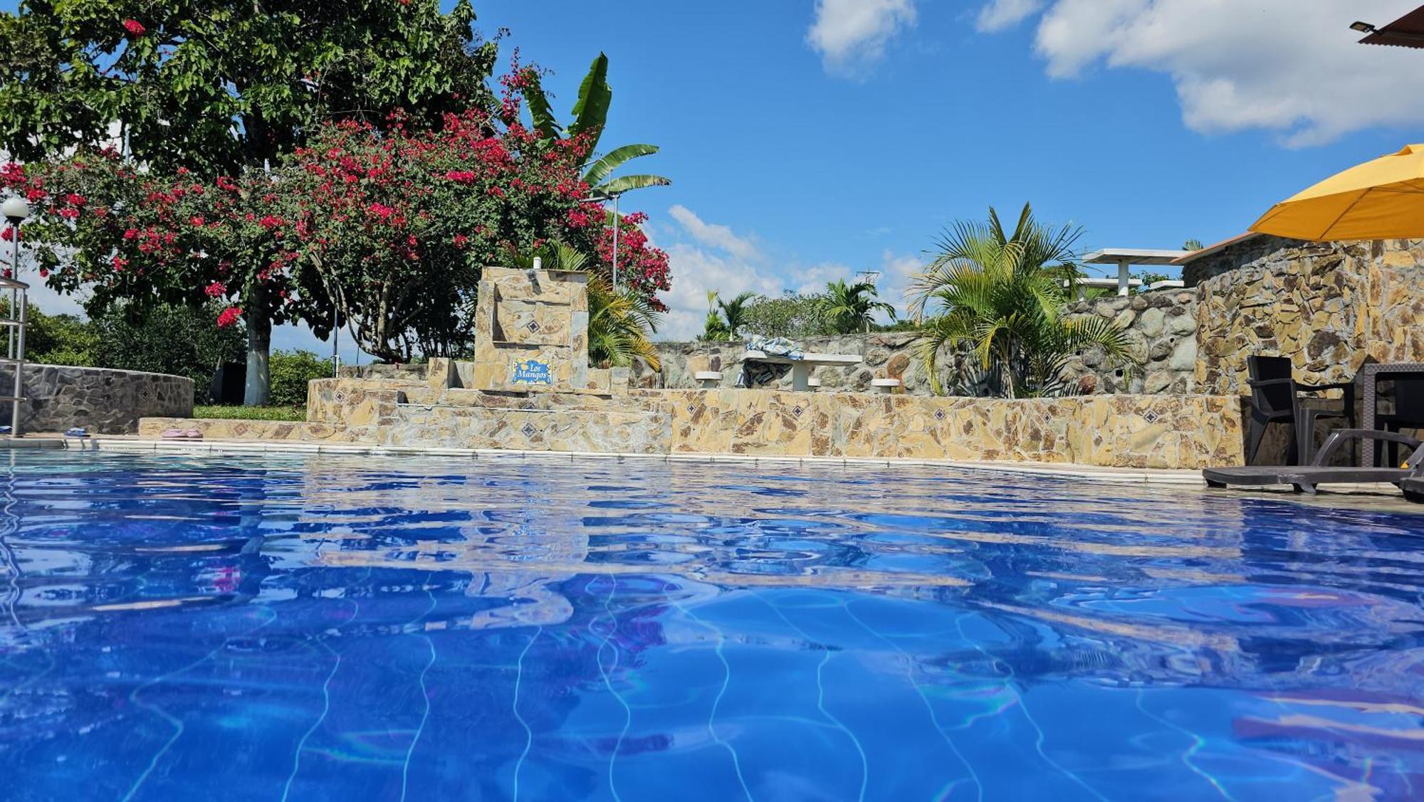 Hotel Campestre Los Mangos Quimbaya Eksteriør bilde