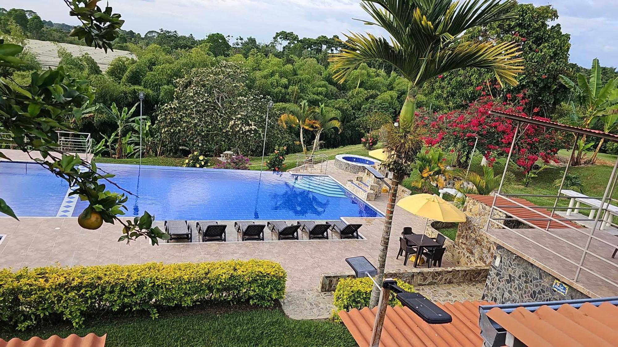 Hotel Campestre Los Mangos Quimbaya Eksteriør bilde
